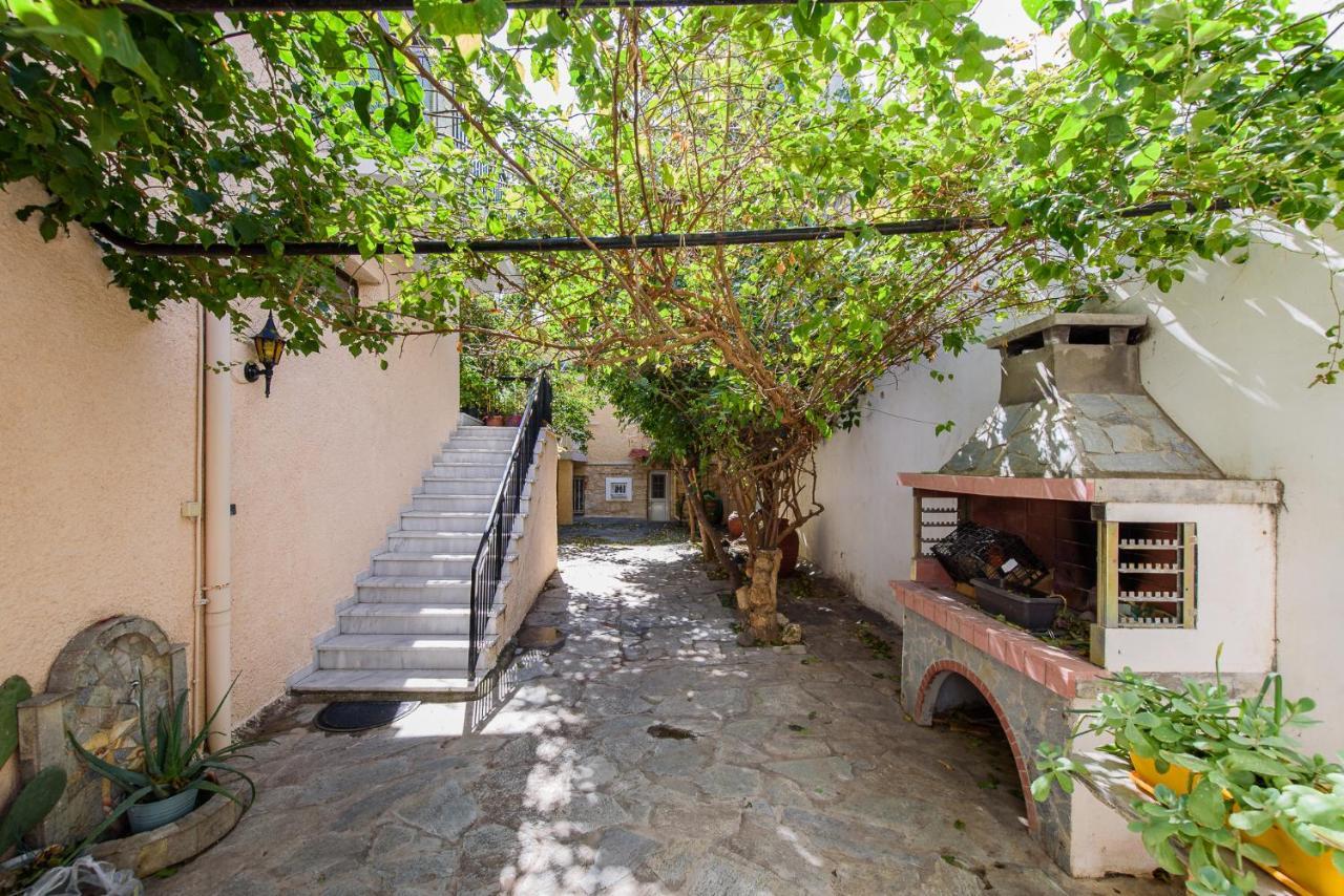 Aegina'S Flowers House ภายนอก รูปภาพ